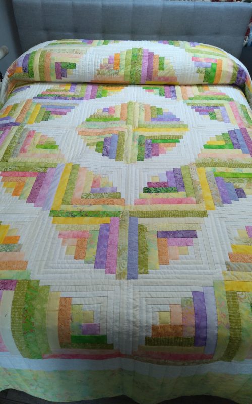 Curvey Log Cabin Queen 207CLC