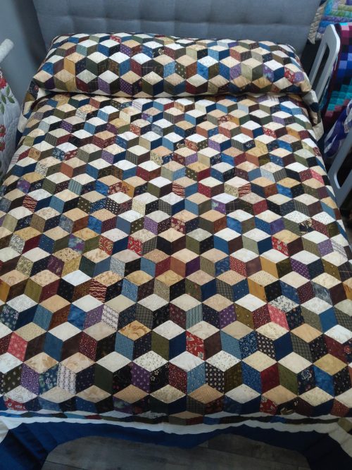 Tumbling Blocks Queen 137tb