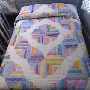 Curvey Log Cabin queen 233clc