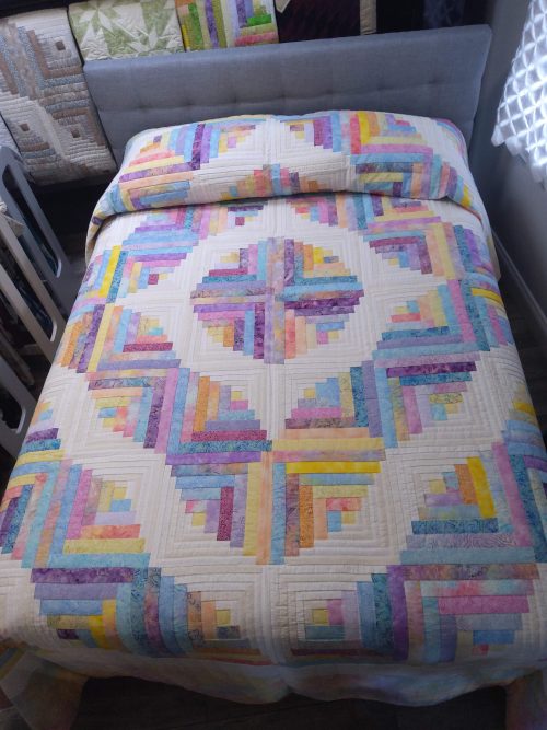 Curvey Log Cabin queen 233clc