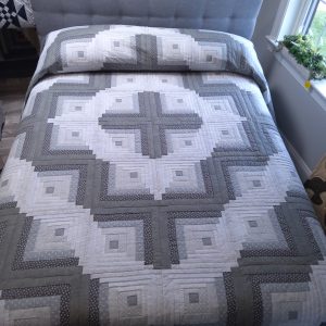 Curvey Log Cabin Queen 240clc