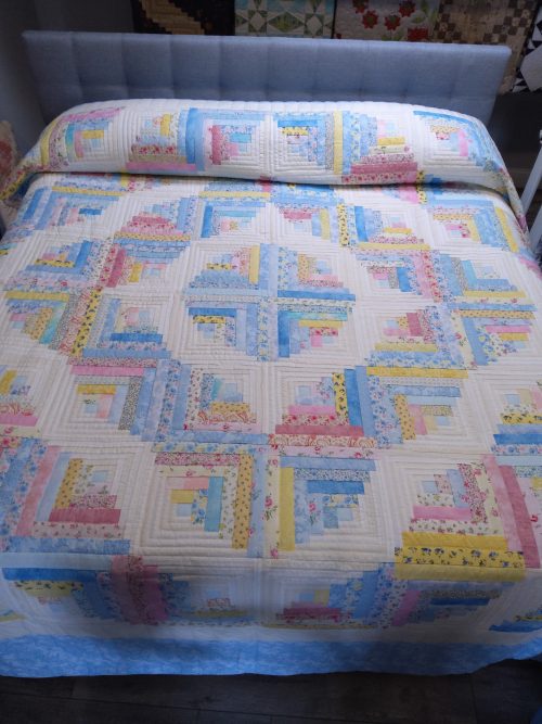 Curvey Log Cabin King 244clc