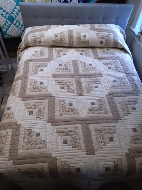 Curvey Log Cabin Queen 246clc