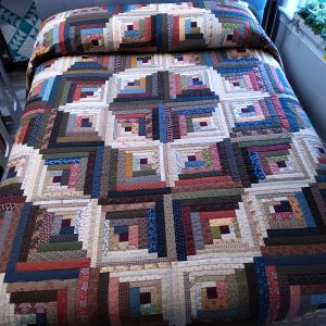 Curvey Log Cabin Queen 247clc
