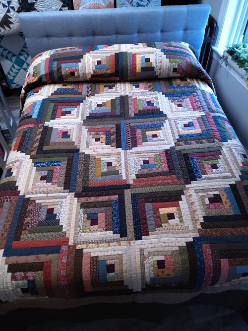 Curvey Log Cabin Queen 247clc