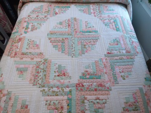 Curvey Log Cabin Queen 251clc