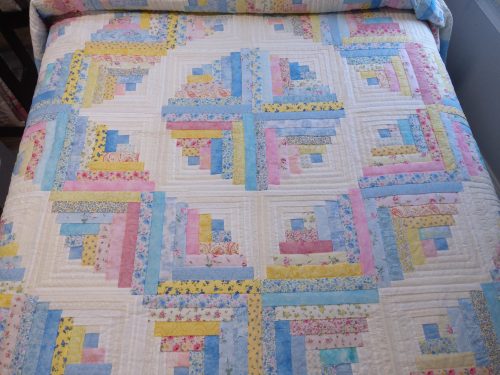 Curvey Log Cabin Queen 250clc