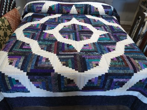 Curvey Log Cabin King 253clc