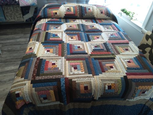 Curvey Log Cabin Queen 254clc