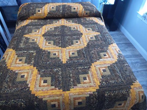 Curvey Log Cabin Queen 255clc