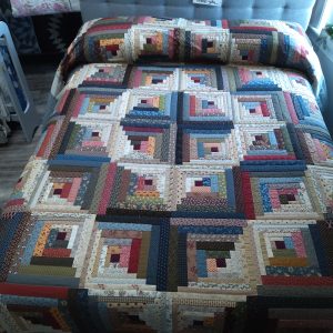 Curvey Log Cabin Queen 256clc