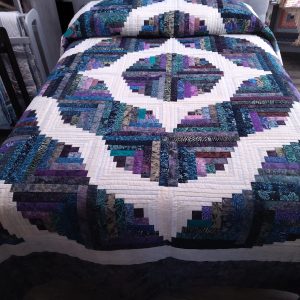 Curvey Log Cabin Queen 257clc