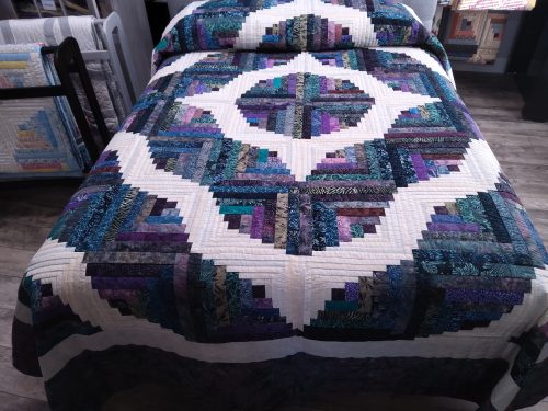 Curvey Log Cabin Queen 257clc