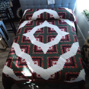 Curvey Log Cabin Queen 259clc