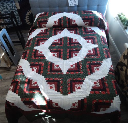 Curvey Log Cabin Queen 259clc
