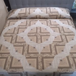 Curvey Log Cabin King 272clc
