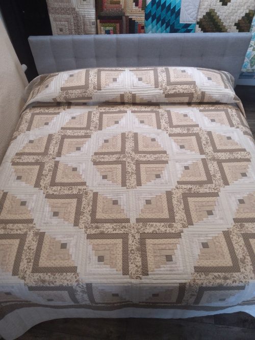 Curvey Log Cabin King 272clc