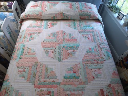Curvey Log Cabin Queen 280clc