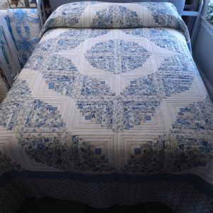 Curvey Log Cabin Queen 281clc