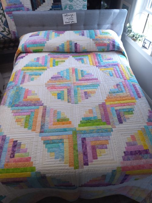 Curvey Log Cabin Queen 283clc