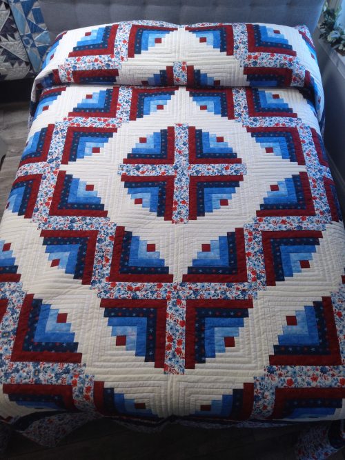 Curvey Log Cabin Queen 284clc