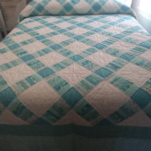 Alternative view of Railroad Crossing Queen 143rc