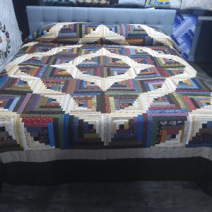 Alternative view of Curvey Log Cabin King 298clc