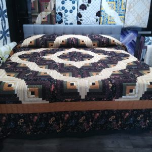 Alternative view of Curvey Log Cabin King 312clc