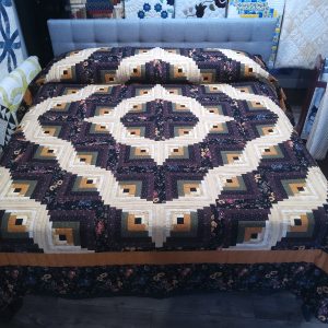 Curvey Log Cabin King 312clc