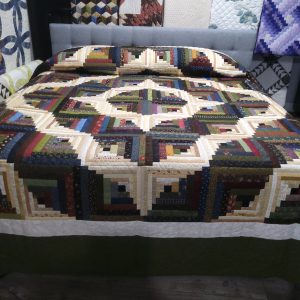 Alternative view of Curvey Log Cabin King 313clc