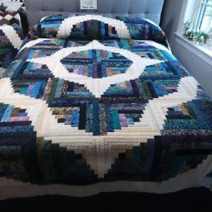 Alternative view of Curvey Log Cabin Queen 325clc