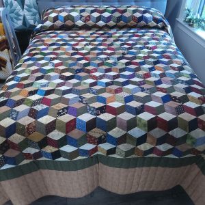 Alternative view of Tumbling Blocks Queen 165tb