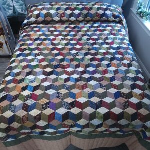 Tumbling Blocks Queen 165tb