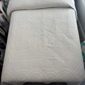 134WCHR Wholecloth Hershey's Reproduction Queen