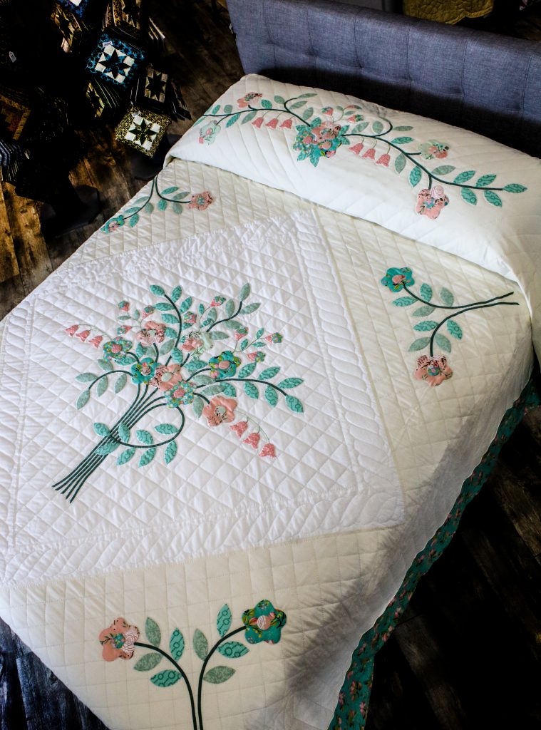 Floral Bouquet QuiltQueen Lantz Homestead