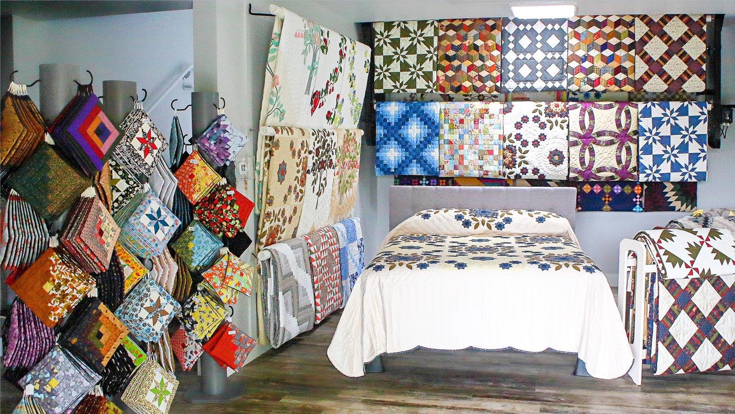 Heirloom Quilts, Handmade By The Amish Lantz Homestead
